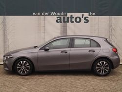 Grijs Gebruikt 2021 Mercedes A160 Business Hatchback | € 16.900 (Iets duurder)