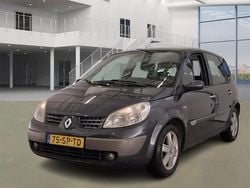 Grijs Gebruikt 2006 Renault Scénic II Luxe MPV | € 1.650 (Eerlijke prijs)