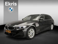 Zwart Gebruikt 2023 BMW 320e Executive Stationwagen | € 35.900 (Super prijs)