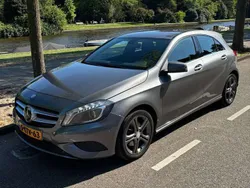 Grijs Gebruikt 2013 Mercedes A200 Ambition Hatchback | € 13.475 (Eerlijke prijs)