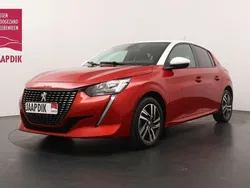 Rood, metallic lak Gebruikt 2019 Peugeot 208 Allure Hatchback | € 11.899 (Iets duurder)