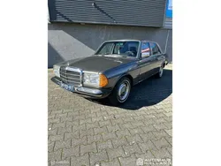 Grijs Gebruikt 1977 Mercedes 300 Sedan | € 21.899