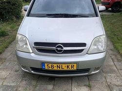 Grijs Gebruikt 2003 Opel Meriva Cosmo MPV | € 875 (Eerlijke prijs)