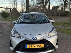 Grijs Gebruikt 2018 Toyota Yaris MPV | € 11.500 (Goede deal)