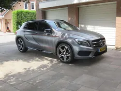 Grijs Gebruikt 2016 Mercedes GLA250 Prestige SUV | € 21.750 (Eerlijke prijs)