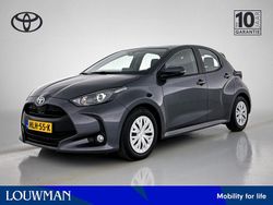 Grijs Gebruikt 2024 Toyota Yaris Hybrid Active Hatchback | € 22.745 (Eerlijke prijs)