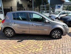 Grijs Gebruikt 2012 Renault Clio IV Collection Hatchback | € 4.250 (Super prijs)