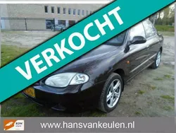 Rood Gebruikt 2000 Hyundai Lantra GLS Sedan | € 395