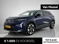 Twotone bleu nocturne / noir Gebruikt 2025 Renault Scénic Techno MPV | € 44.940 (Iets duurder)