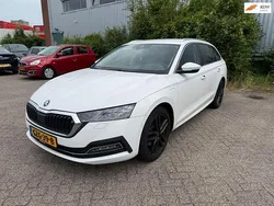 Wit Gebruikt 2021 Skoda Octavia Business Line Stationwagen | € 22.440 (Goede deal)