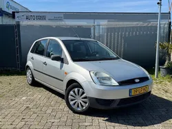 Grijs Gebruikt 2002 Ford Fiesta Ambiente Hatchback | € 999 (Eerlijke prijs)