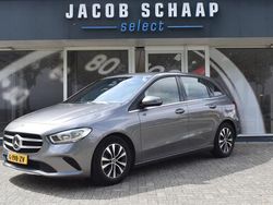 Grijs Gebruikt 2019 Mercedes B180 Business MPV | € 22.750 (Eerlijke prijs)