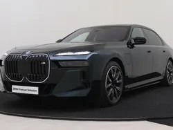 Groen Gebruikt 2024 BMW M760e Executive Sedan | € 138.495