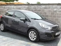 Grijs Gebruikt 2013 Kia Rio Sedan | € 6.500 (Goede deal)