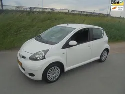 Wit Gebruikt 2011 Toyota Aygo Comfort Hatchback | € 5.450 (Eerlijke prijs)