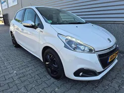 Wit Gebruikt 2019 Peugeot 208 Allure Hatchback | € 11.900 (Goede deal)