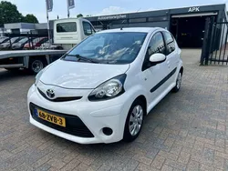 Wit Gebruikt 2012 Toyota Aygo Comfort Hatchback | € 3.995 (Eerlijke prijs)