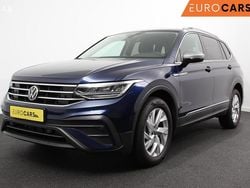 Blauw Gebruikt 2022 VW Tiguan Life SUV | € 36.990 (Eerlijke prijs)