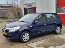 Blauw Gebruikt 2011 Dacia Sandero Lauréate Hatchback | € 3.950 (Iets duurder)