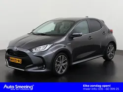 Grijs Gebruikt 2021 Toyota Yaris Hybrid Executive Hatchback | € 22.895 (Goede deal)