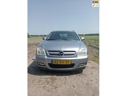 Grijs, metallic lak Gebruikt 2005 Opel Signum Stationwagen | € 3.595