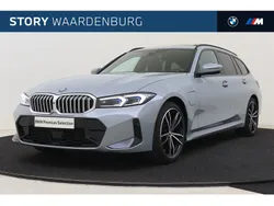 Grijs Gebruikt 2024 BMW 330e Executive Stationwagen | € 59.950 (Iets duurder)
