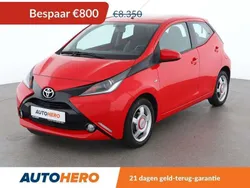Rood Gebruikt 2015 Toyota Aygo X-play Hatchback | € 7.749 (Eerlijke prijs)