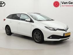 Wit Gebruikt 2015 Toyota Auris Touring Sports Stationwagen | € 14.499 (Eerlijke prijs)