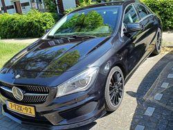 Zwart Gebruikt 2014 Mercedes CLA180 Ambition Sedan | € 10.500 (Goede deal)