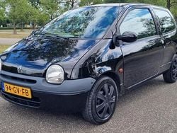 Zwart Gebruikt 2001 Renault Twingo Expression Hatchback | € 1.750 (Iets duurder)