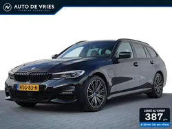 Zwart Gebruikt 2022 BMW 330e Executive Stationwagen | € 28.950 (Goede deal)