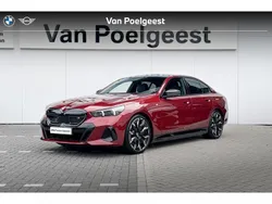 Fire rot metallic (donker rood metallic) Gebruikt 2024 BMW i5 Comfort Edition Sedan | € 79.900