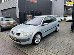Grijs, metallic lak Gebruikt 2003 Renault Mégane II Luxe Hatchback | € 1.999 (Eerlijke prijs)