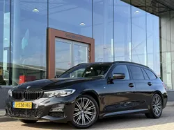 Zwart Gebruikt 2020 BMW 318 Executive Stationwagen | € 26.995