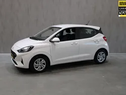 Wit Gebruikt 2024 Hyundai i10 Comfort Hatchback | € 14.995 (Eerlijke prijs)