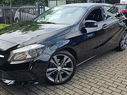 Zwart Gebruikt 2017 Mercedes A160 Business Hatchback | € 15.950 (Eerlijke prijs)