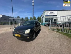 Zwart Gebruikt 2004 Ford Fusion Ghia MPV | € 995 (Eerlijke prijs)