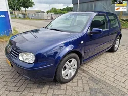 Blauw Gebruikt 2001 VW Golf IV Highline Hatchback | € 999 (Eerlijke prijs)