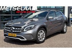 Grijs Gebruikt 2017 Mercedes GLA180 Premium SUV | € 19.999 (Goede deal)