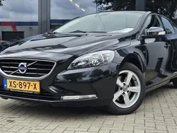 Zwart Gebruikt 2015 Volvo V40 Momentum Stationwagen | € 10.700 (Goede deal)