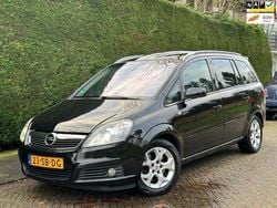 Zwart Gebruikt 2005 Opel Zafira Cosmo MPV | € 3.000 (Iets duurder)