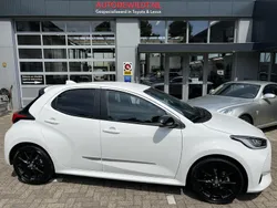 Wit Gebruikt 2022 Toyota Yaris Hybrid Executive Hatchback | € 24.950 (Eerlijke prijs)