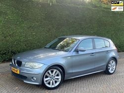 Blauw Gebruikt 2005 BMW 118 Hatchback | € 2.500 (Eerlijke prijs)