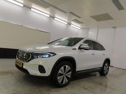 Wit Gebruikt 2021 Mercedes EQA300 Luxury SUV | € 26.900