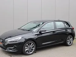 Zwart Gebruikt 2024 Hyundai i30 Comfort Hatchback | € 23.450 (Eerlijke prijs)