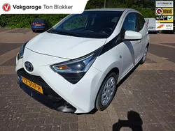 Wit Gebruikt 2018 Toyota Aygo X-play Hatchback | € 9.795 (Eerlijke prijs)