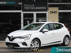 Wit Gebruikt 2020 Renault Clio V Zen Hatchback | € 13.735 (Eerlijke prijs)