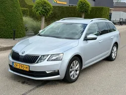 Grijs Gebruikt 2019 Skoda Octavia Clever Stationwagen | € 9.950 (Eerlijke prijs)