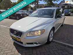 Grijs, metallic lak Gebruikt 2009 Volvo V70 Momentum Stationwagen | € 5.499