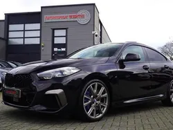 Zwart Gebruikt 2021 BMW M235 Executive Coupé | € 39.995 (Eerlijke prijs)